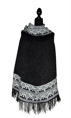 Eksklusiv håndstrikket poncho i mørkgrå alpaca.
