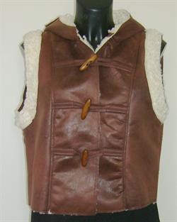 ETUI vest i brun.
