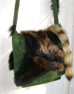 Skuldertaske med vaskebjørn