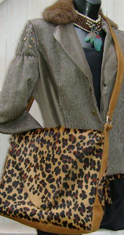 Hotsjok design taske i jaguar print koskind